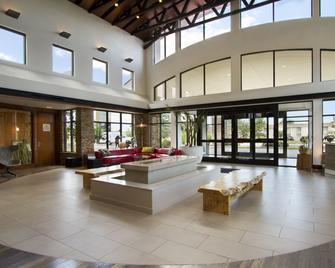 Embassy Suites by Hilton Detroit Metro Airport - Romulus - Vestíbul
