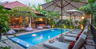Pangkung Sari Bed And Breakfast - North Kuta - Pool