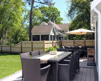 Whalecome Retreat - Updated Home w/ Amazing Saltwater Pool - Dennis Port - Patio