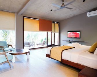 RD's Nature Retreat - Bidadi - Bedroom