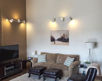 Chesapeake Lofts! One Of The Only 1 Br/2ba, With A Huge Living Space! - Sandusky - Living room
