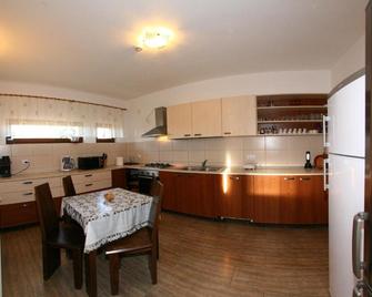 Pensiunea Muntele Alb - Horezu - Kitchen