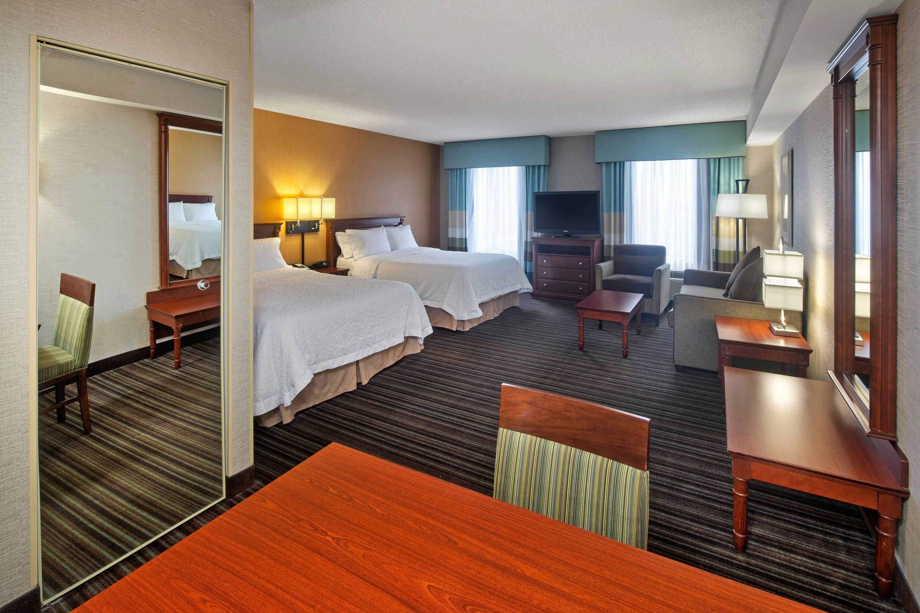 Hampton Inn & Suites by Hilton Toronto Airport