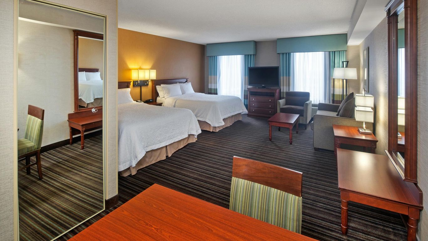 Hampton Inn & Suites by Hilton Toronto Airport