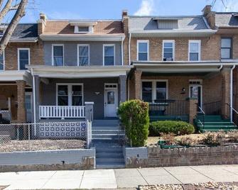 Spacious, Relaxing, 4 Bd 3.5 Ba Home In Petworth! - Washington - Edifici