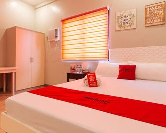 RedDoorz Near Christ the King Medical Center - Las Piñas