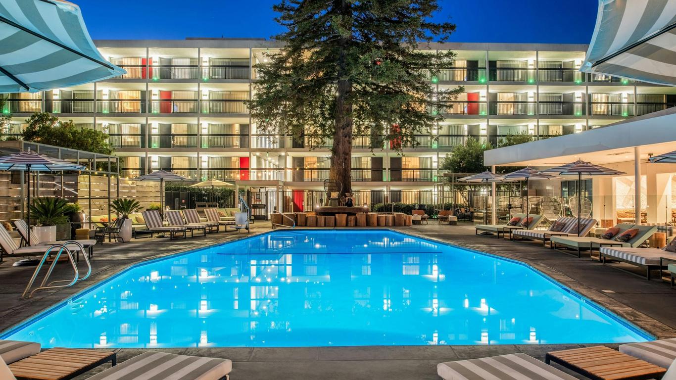 Hotel Paradox, Autograph Collection