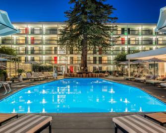 Hotel Paradox, Autograph Collection - סנטה קרוז - בריכה