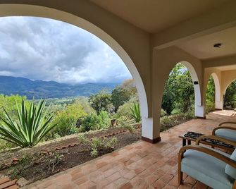 Villas Valle Bello Ujarras - Cachí - Balcón