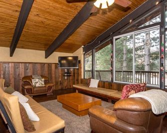 Beautiful Chalet with Deluxe Hot Tub and Sauna - The Blue Mountains - Salon
