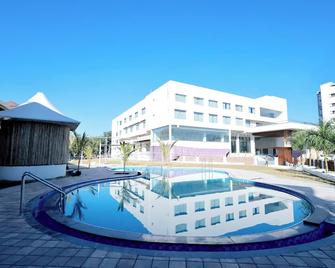 The Grand Rudraksph Resort,Managed by Kurma's Group - Amrāvati - Pool