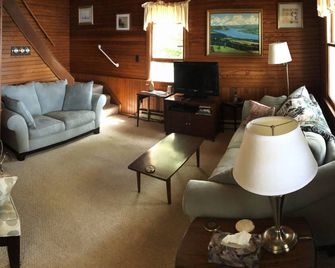 Year round lakefront house on Keuka Lake - Hammondsport - Sala de estar