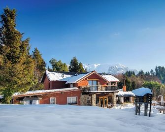 Equs Hostería de Campo y Casa de te galés - San Carlos de Bariloche - Edificio