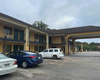 Hotel O Super Value Inn Richland - Richland - Building