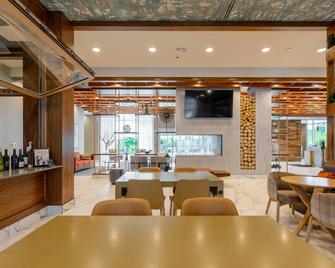 Delta Hotels by Marriott Raleigh-Durham at Research Triangle Park - Durham - Restaurant