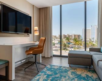 Cambria Hotel St. Petersburg-Madeira Beach Marina - Madeira Beach - Huiskamer