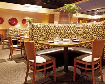 Holiday Inn & Suites Bloomington-Airport By IHG - Bloomington - Ravintola