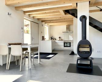 Newly Designed Holiday Home In The Heart Of The Southern Palatinate - Busenberg - Essbereich