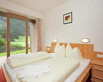 Restful Chalet in Wald-Königsleiten near Ski Bus - Wald Im Pinzgau - Schlafzimmer