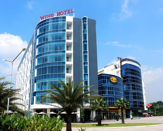 Wing Hotel Kualanamu Airport - Lubuk Pakam - Edificio