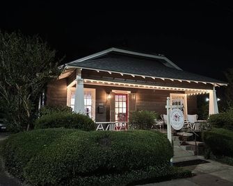 Historic Short 7th Ave Bungalow near Laurel's Historic District! - Laurel - Gebäude