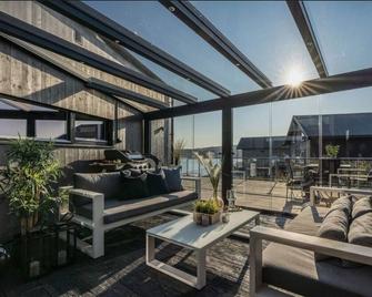 Architecter-Designed Cabinet V / Large Sea With Outdoor Jacuzzi - Steinsland - Sala de estar