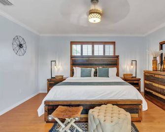 Luxury Escape: Pool, Hot tub, Mini Golf & More! - Cutler Bay - Habitación