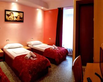 Legend R. G. - Roma - Quarto