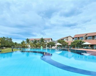 The Calm Resort & Spa - Kalkudah - Πισίνα