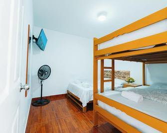 hospedaje ayuva - Paracas - Yatak Odası