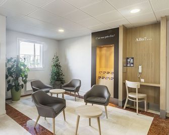 B&B HOTEL Lyon Grand Stade Meyzieu - Meyzieu - Hall d’entrée
