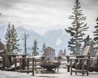 The Juniper Hotel & Bistro - באנף - פטיו