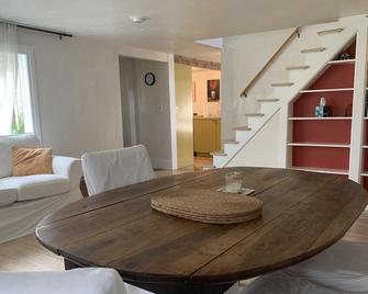 Charming Columbia County Farm House - Hillsdale - Comedor