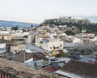 Pella Inn Hostel - Atenas - Vista del exterior