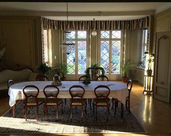 Exclusive (320 m2) stone house in Jugenstil, with room for 10people - Ödeshög - Comedor