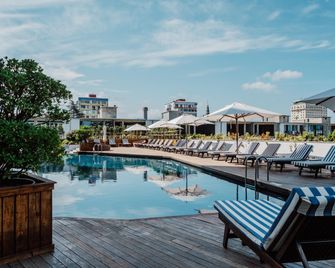 Radisson Blu Hotel, Batumi - Batumi - Basen