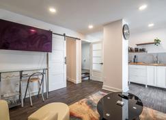 Modern Contemporary 2 Bedroom Suite - Halifax - Living room