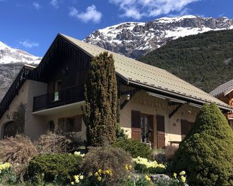 Chalet les 3 Pîtres - 10 personnes - Pelvoux Les Ecrins - Vallouise-Pelvoux - Bâtiment