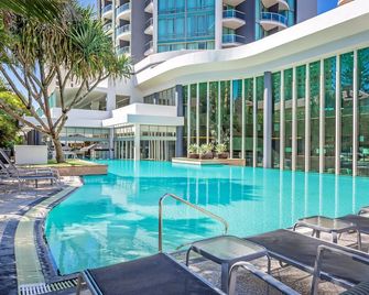Mantra Legends Surfers Paradise - סרפרז פרדייז - בריכה