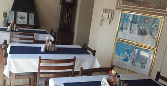 Diphororo Guest House - Mogwase - Dining room