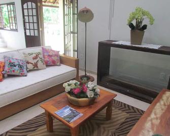 Pousada 3 Bacias - Itatiaia - Wohnzimmer