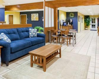 Microtel Inn & Suites by Wyndham Dickson City/Scranton - Dickson City - Lobby