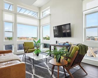 2880 Skyline Penthouse at Espadin - Denver - Sala de estar