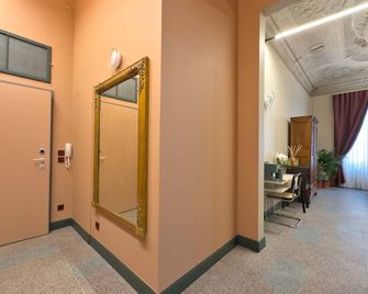 Homeby, Cinisca Suites - Bolonia - Pasillo