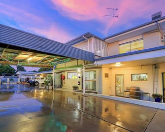Biloela Centre Motel & Grevillea Steakhouse & Bar - Biloela
