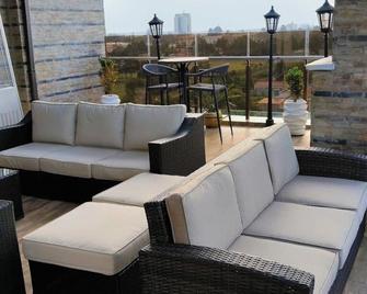 TJ's Boutique Hotel - Eldoret - Balcony