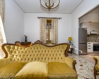 Casa Gioiosa - Tutto A Un Passo - Gioiosa Marea - Wohnzimmer