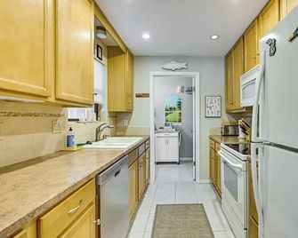 Walk to Citrus Hills Golf Club: Condo w/ Pool! - Hernando - Kitchen