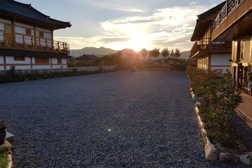 Outdoors view view of GyeongJu Ran Han-ok