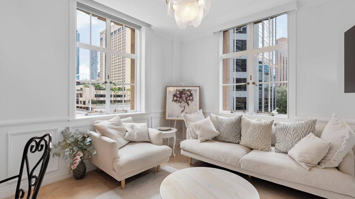 Ultiqa Rothbury Hotel